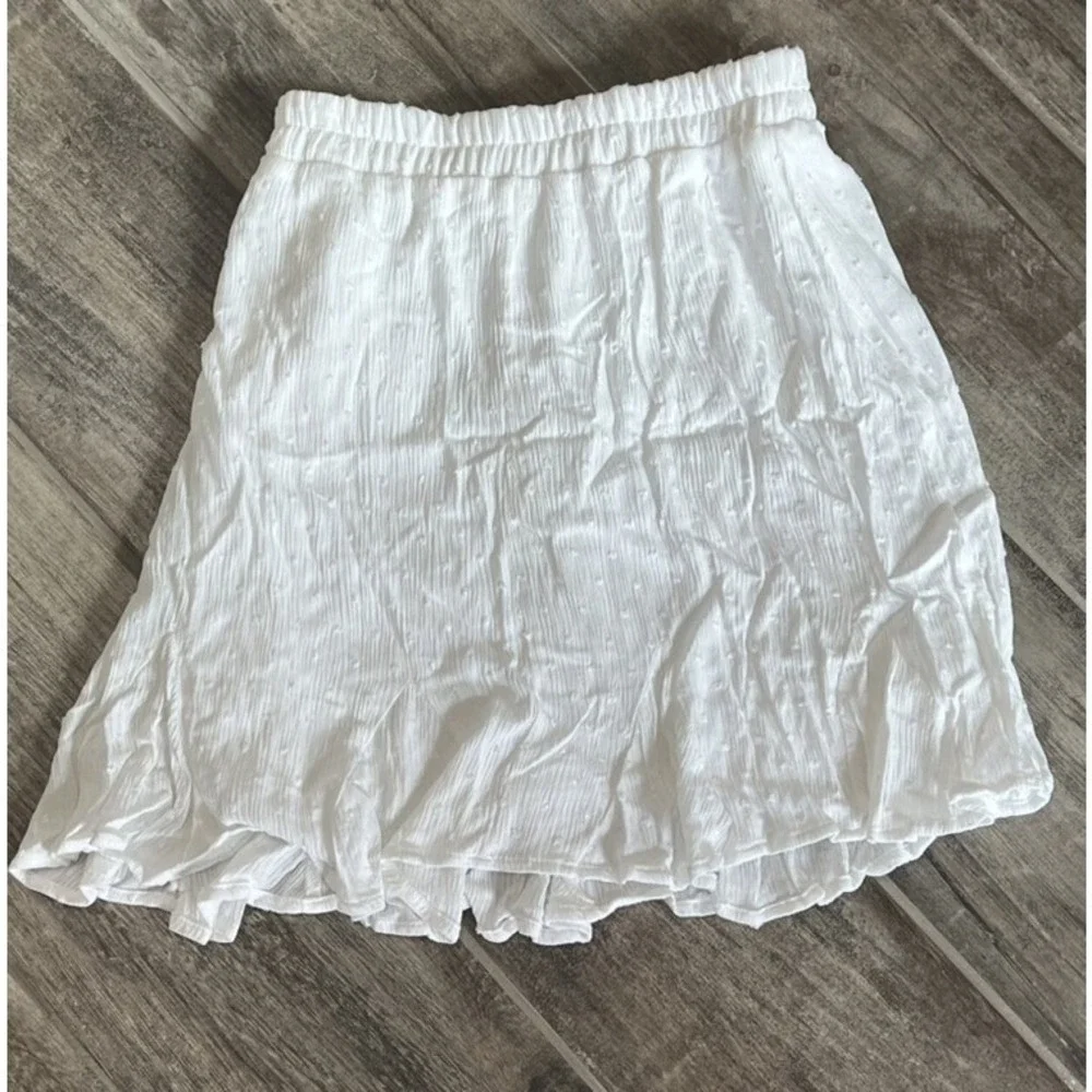 NWT‎ Francesca's White Mini Skirt Elastic Waist Ruffle Hem Textured Youth 12